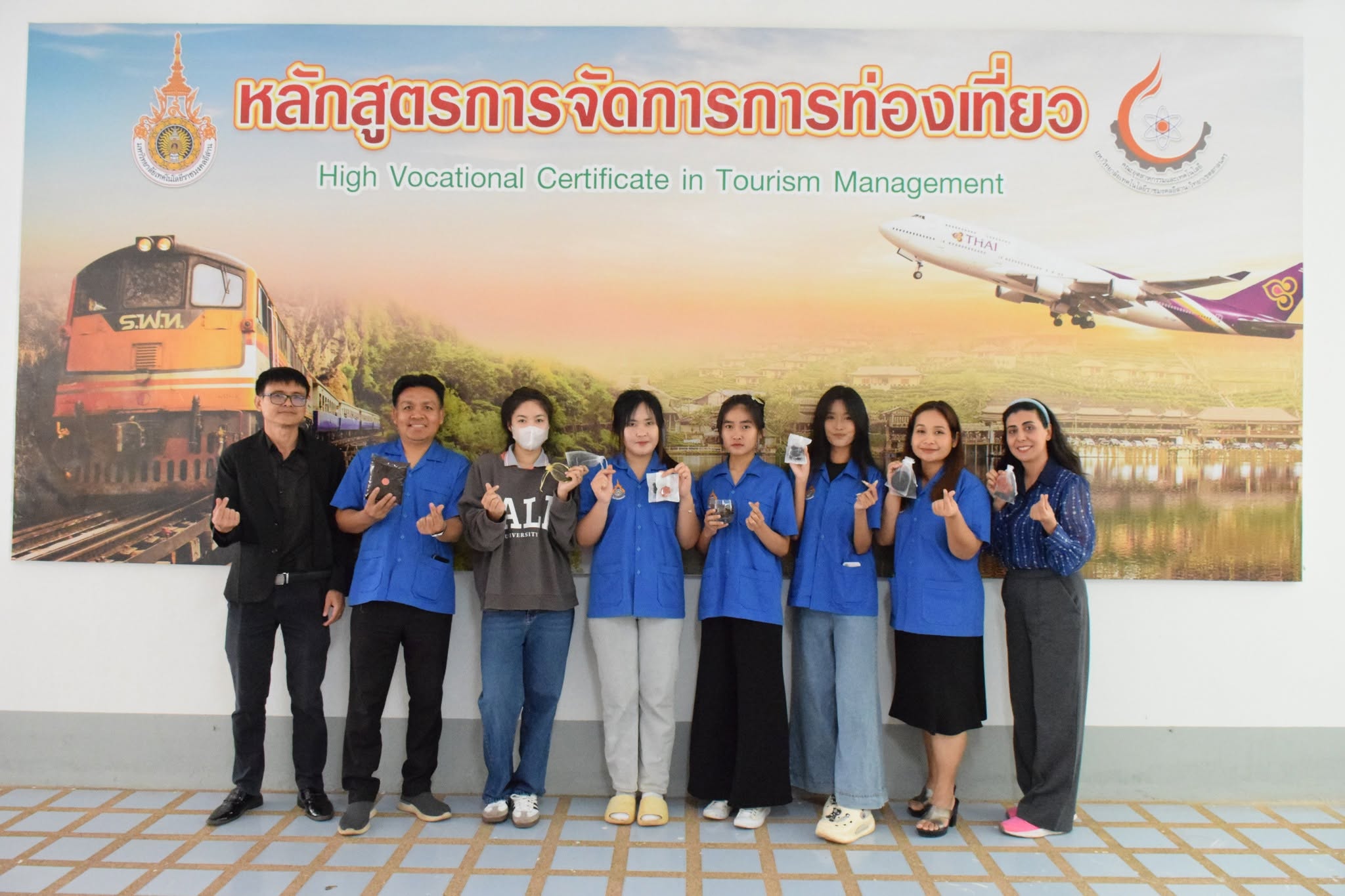 สาขาศิลปศาสตร์ คณะอุตสาหกรรมและเทคโนโลยี ได้จัดกิจกรรมการอบรมเชิงปฏิบัติการ การพัฒนาผลิตภัณฑ์สบู่จากกากกาแฟเพื่อการจัดการของเสียและการสร้างมูลค่าเพิ่มในอุตสาหกรรม ณ ห้องปฏิบัติการการท่องเที่ยว อาคารศึกษาทั่วไป คณะอุตสาหกรรมและเทคโนโลยี