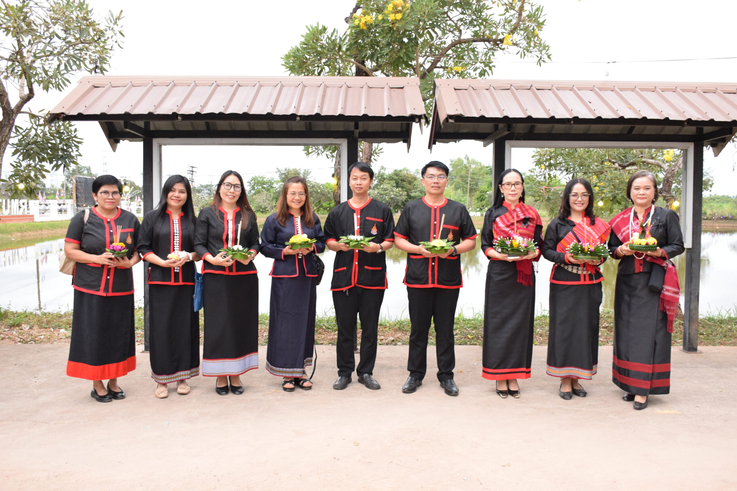 คณะอุตสาหกรรมและเทคโนโลยี เข้าร่วมกิจกรรม “ยลศิลป์ถิ่นผ้าคราม สืบสานประเพณีลอยกระทง” ประจำปี 2568