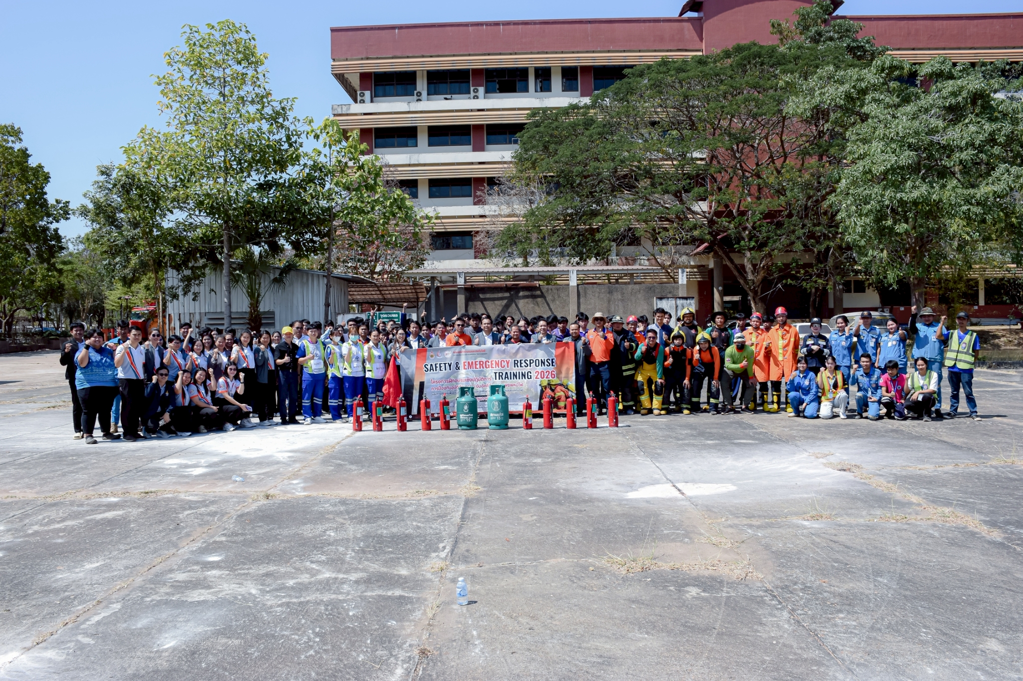 คณะอุตสาหกรรมและเทคโนโลยี ฝึกซ้อมแผนการอพยพหนีไฟ และการกู้ชีพขั้นพื้นฐาน ร่วมกับ โรงพยาบาลพังโคน เทศบาลตำบลพังโคน เทศบาลพังโคนศรีจำปา และสมาคมหน่วยกู้ภัยสว่างพังโคน