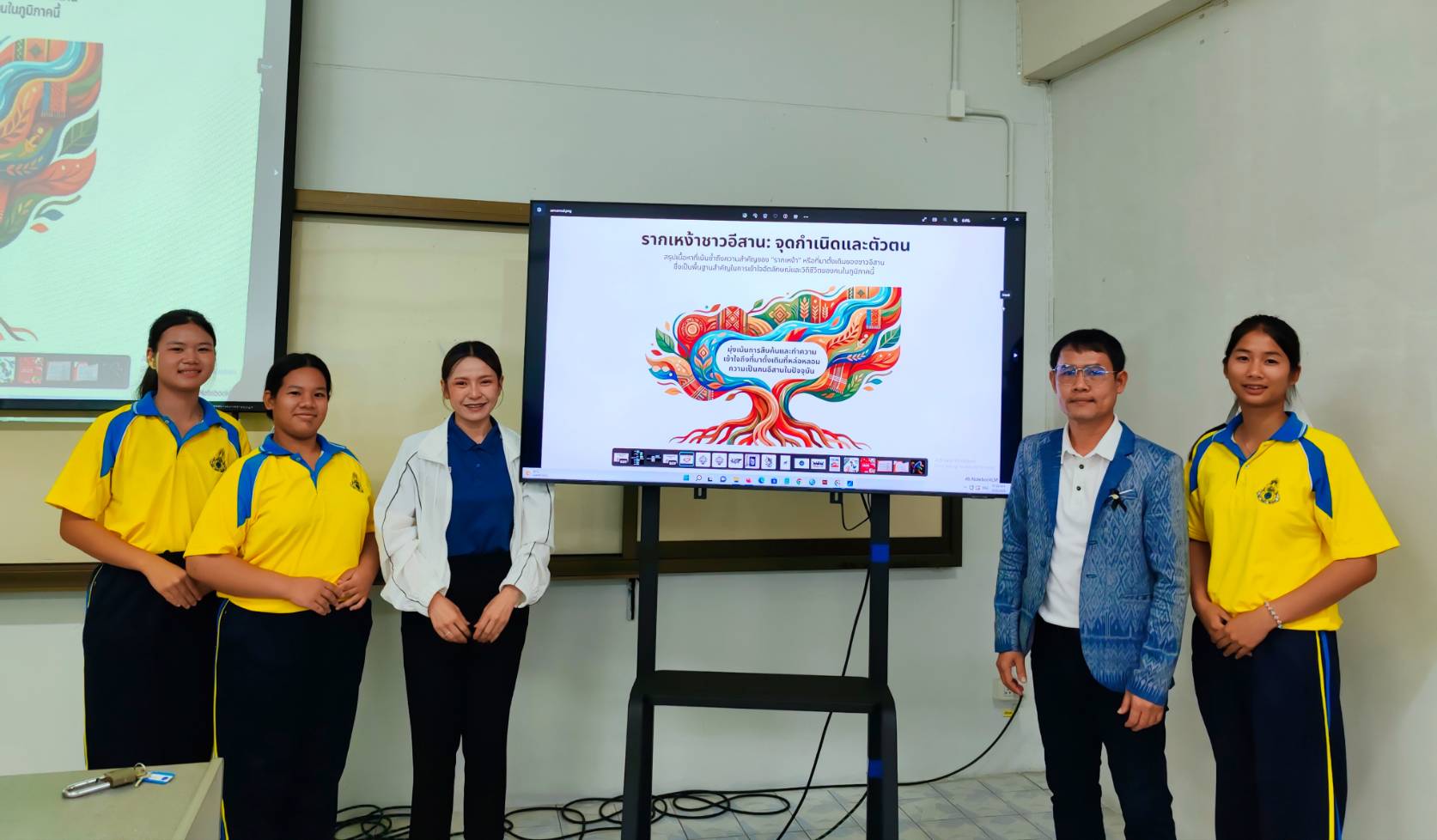 คณะอุตสาหกรรมและเทคโนโลยี จัดอบรม “ปัญญาประดิษฐ์ (AI)” เสริมทักษะดิจิทัลให้แก่นักเรียนโรงเรียนธาตุทองอำนวยวิทย์