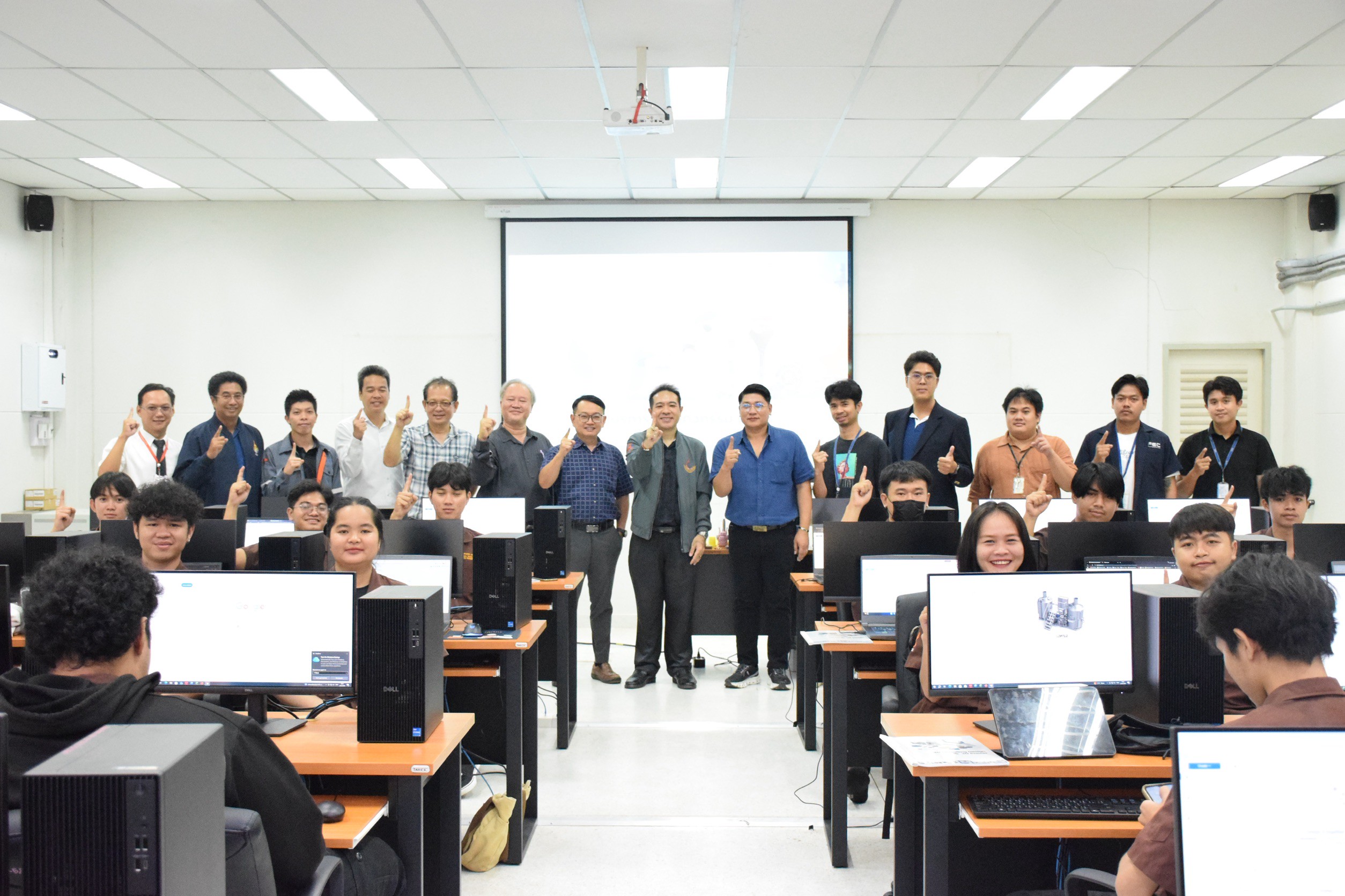 คณะอุตสาหกรรมและเทคโนโลยี จัดอบรม “3D Modelling Design and 3D Printer by Onshape” มุ่งพัฒนาทักษะวิศวกรรมไฟฟ้าสู่ยุคดิจิทัล