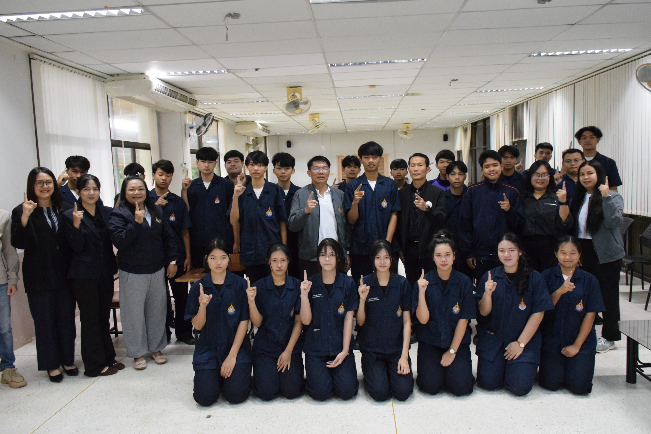 โรงเรียนสาธิตเตรียมวิศวกรรมและเทคโนโลยี จัดกิจกรรมสอนเสริมปรับพื้นฐานความรู้และทักษะทางวิชาการและวิชาชีพ